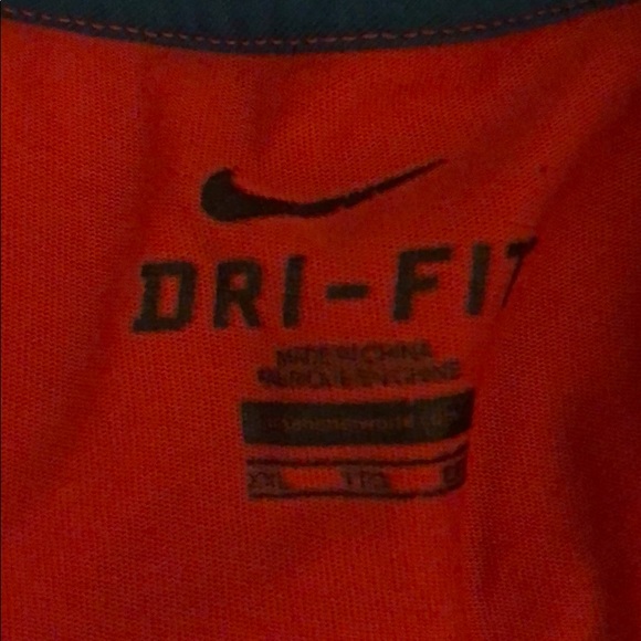 Nike Dri Fit Tee - Picture 3 of 3